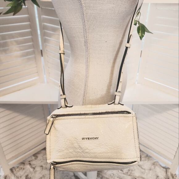 GIVENCHY CREAM DEERSKIN CRINKLE LEATHER PURSE - Picture 2 of 15